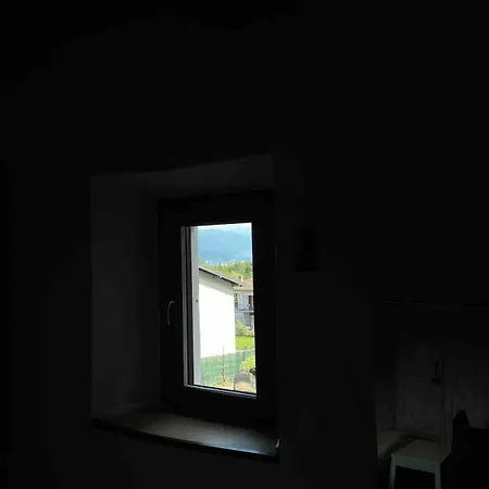 Antica Corte Muceno Feriehus Porto Valtravaglia